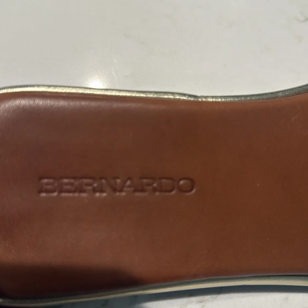 Bernardo Italian slides. Carmel brown. Size 11. Worn 2x. - Picture 4 of 5
